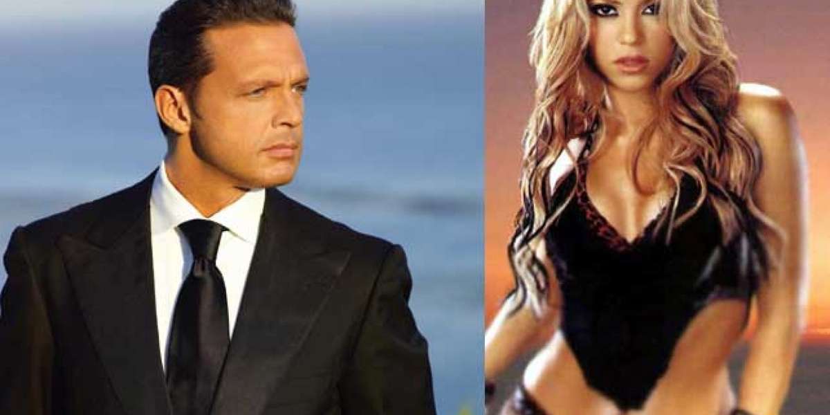 La cantante colombiana y el cantante mexicano son dos pesos pesados de la industria, por lo que no es extraño que comparen sus ganancias. 
