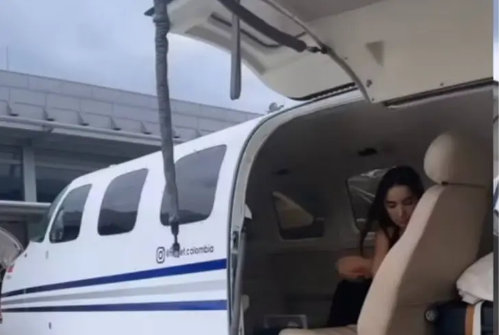 Paola Jara en su jet privado. Imagen tomada de Instagram