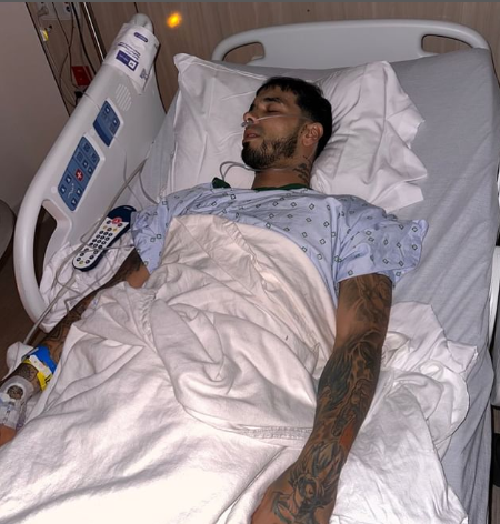Anuel y su foto en el hospital. Imagen tomada de Instagram