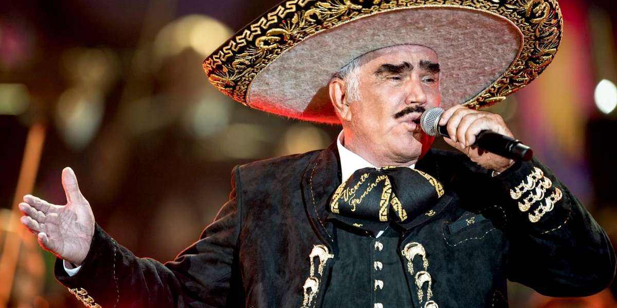 El astro de la música mexicana falleció durante el fin de semana tras meses de agonía.