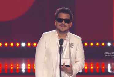 Christian Nodal se lleva premio evolución extraordinaria en los Latin American Music Awards 2022