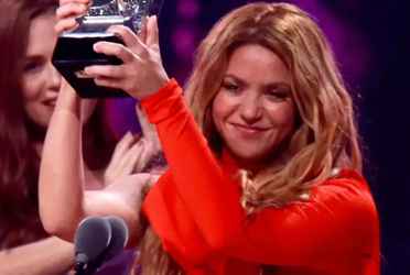 La cantante colombiana salió de la gala llena de premios y con una gran sonrisa en su rostro