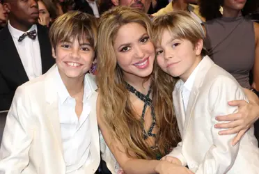 Shakira sorprendió en los Latin Grammy 2023 cantando junto a sus hijos, un tierno momento