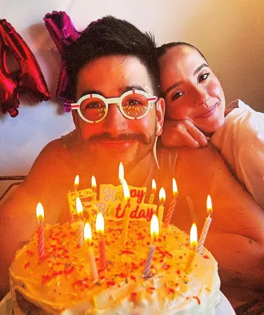 Camilo y Evaluna en el cumpleaños de La Tribu