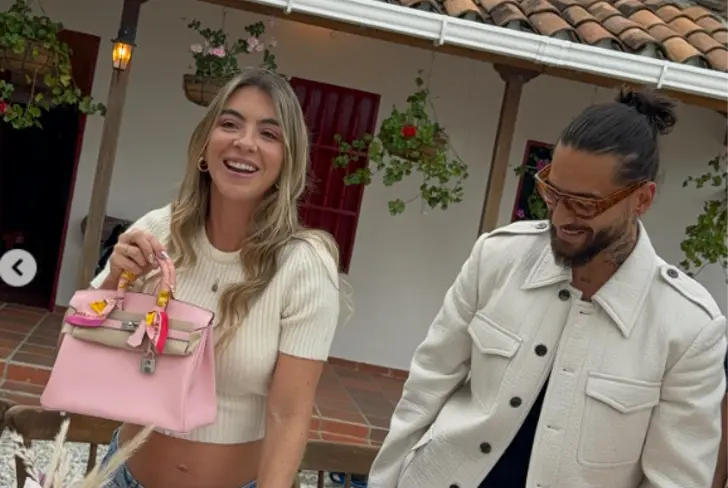 Susana Gómez posando con el bolso Hermés que le regaló Maluma. Imagen tomada de Instagram