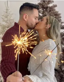 Sebastián Caicedo y Juliana Díez celebrando navidad. Imagen tomada de Instagram