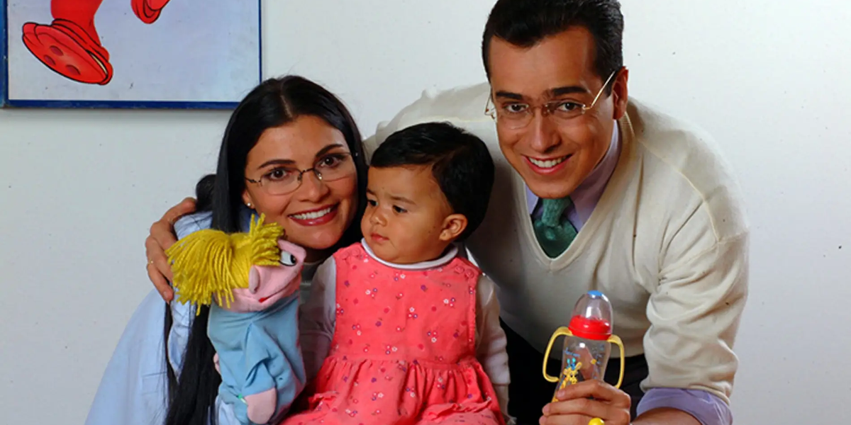 A dos décadas de su debut en la exitosa serie televisiva la actriz ha cambiado notablemente.