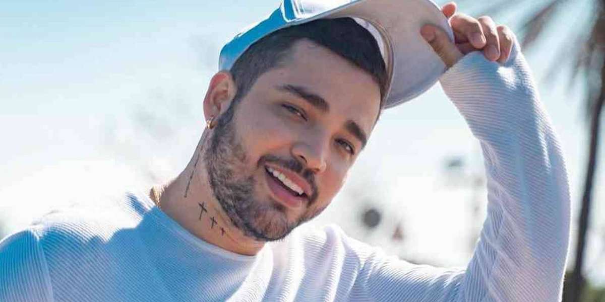 Al parecer, al cantante no le tiembla el pulso cuando de negocios se trata. 