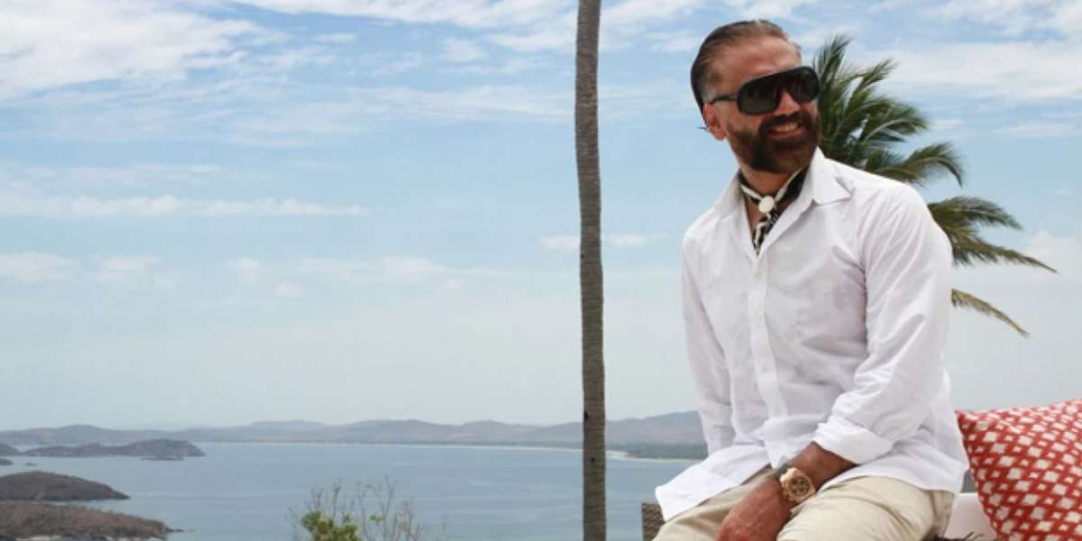 Alejandro Fernández celebró por todo lo alto su cumpleaños 51.
