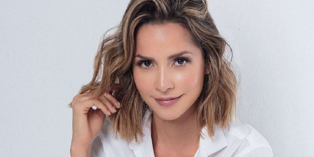 Carmen Villalobos con el cabello rubio. Imagen tomada de QUEVER