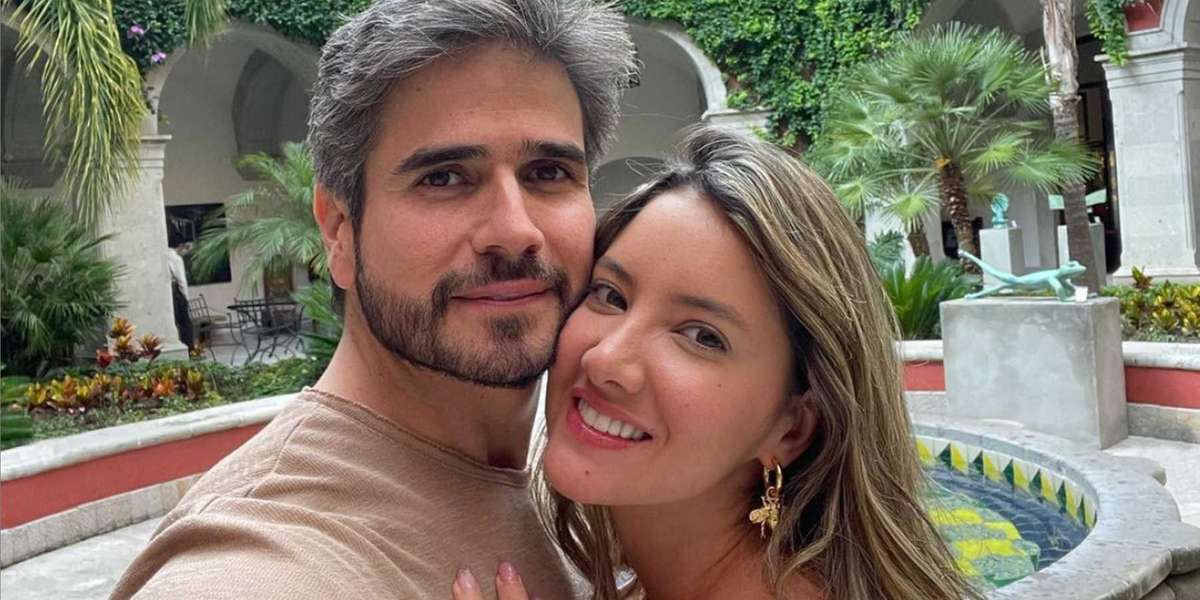 Daniel Arenas encontró en Daniella Álvarez a la mujer perfecta y por eso se esmera por darle lo mejor de sí.