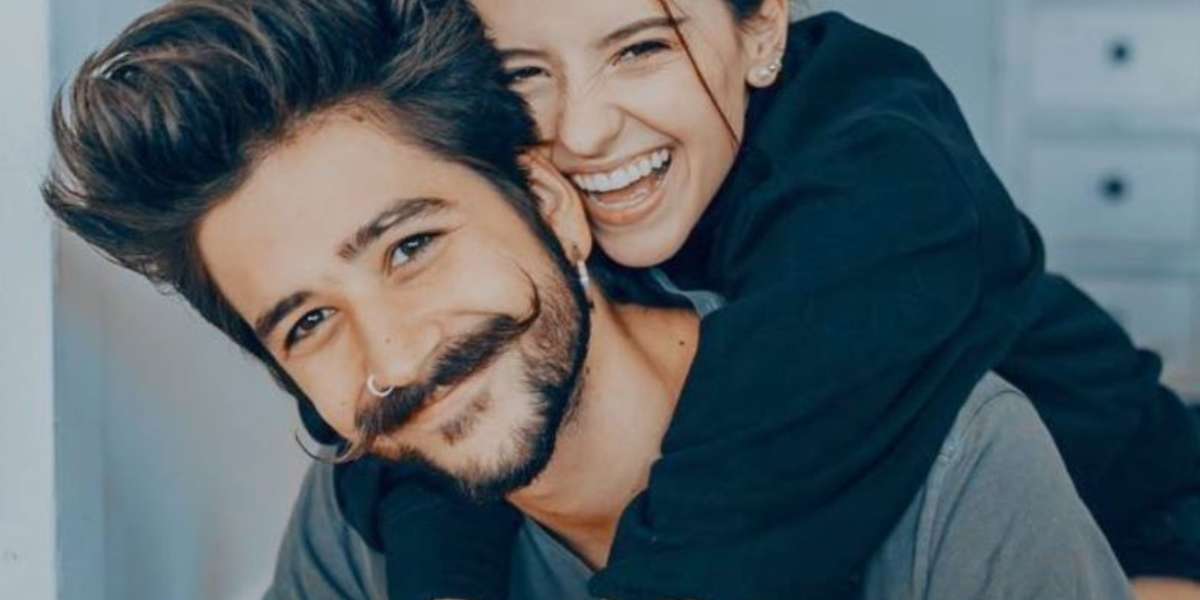 Desde que se confirmó el embarazo de la pareja, los fans han estado a la expectativa del nacimiento de su primer hijo.