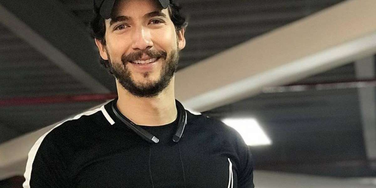 El actor colombiano no disimuló la buena vida que se da gracias a su trabajo.