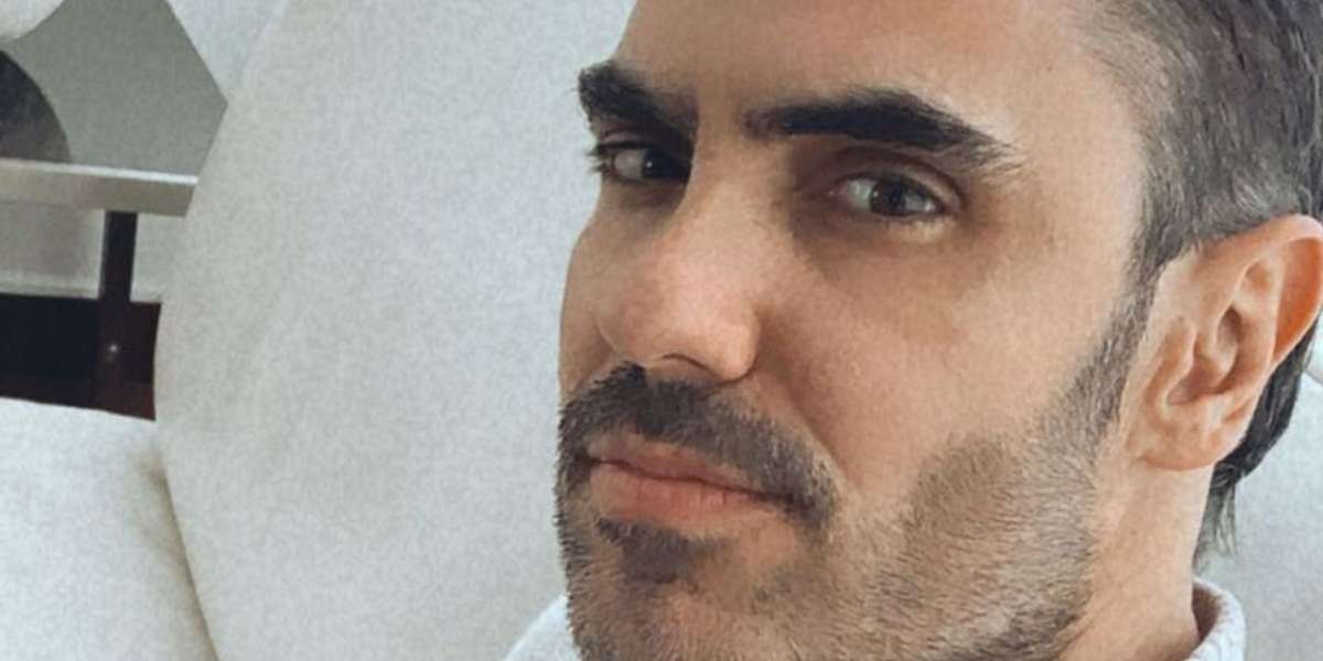 El actor descrestó a sus fans posando como un príncipe