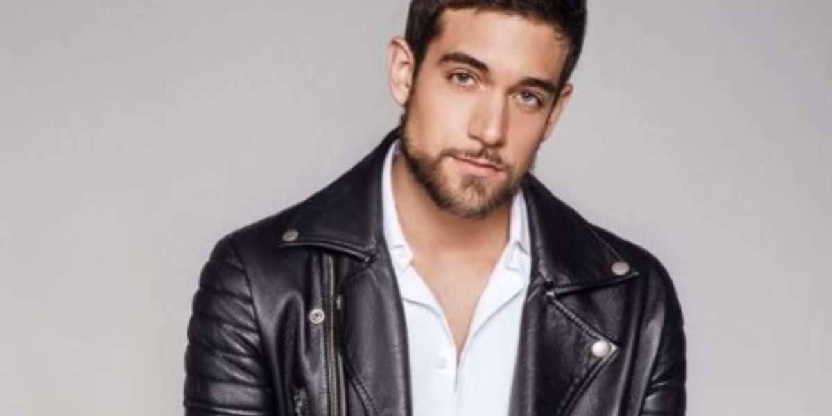 El actor español regresó a Colombia con una excusa, pero los fans están seguros que quiere buscar un contacto con su ex.