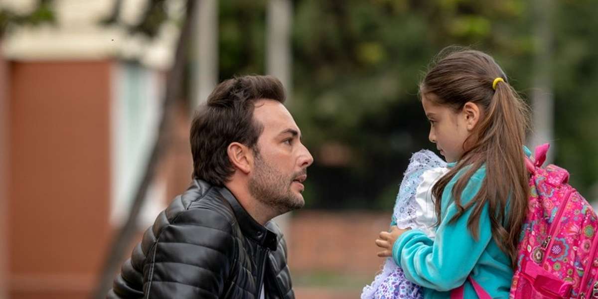 El actor hace delirar a sus admiradores con su increíble apariencia.