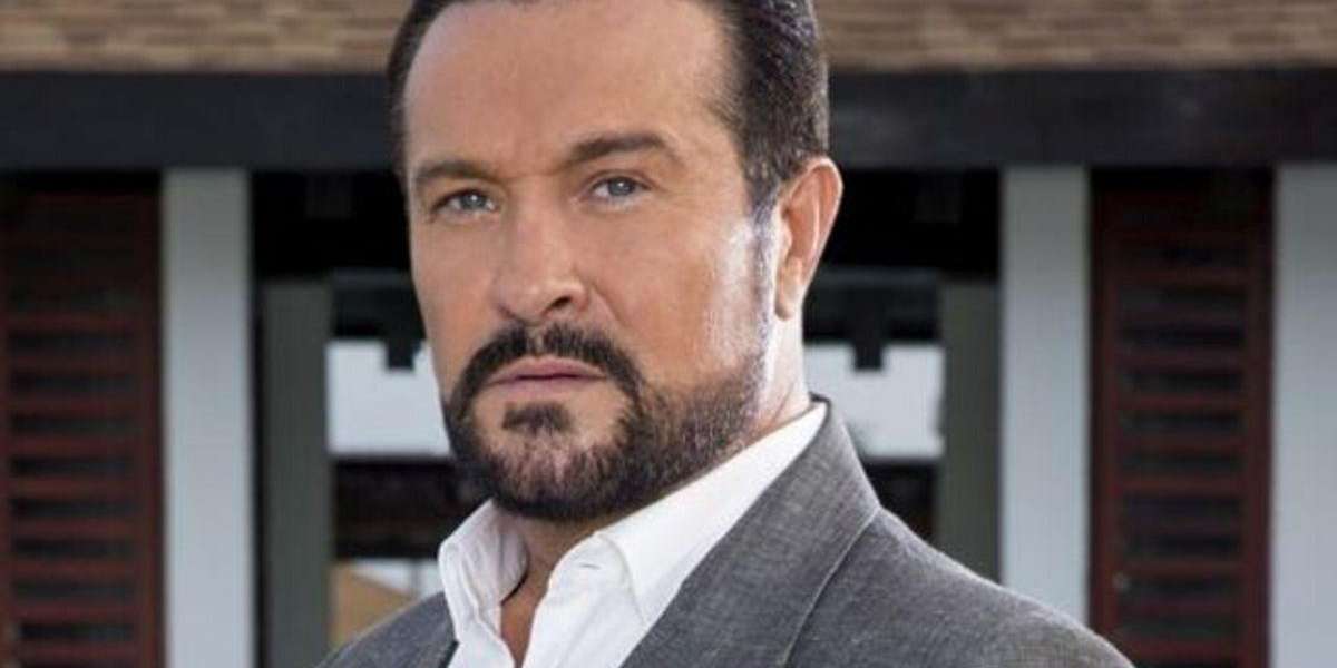 El actor se alejó de la mujer de su vida por motivos muy oscuros y tristes.