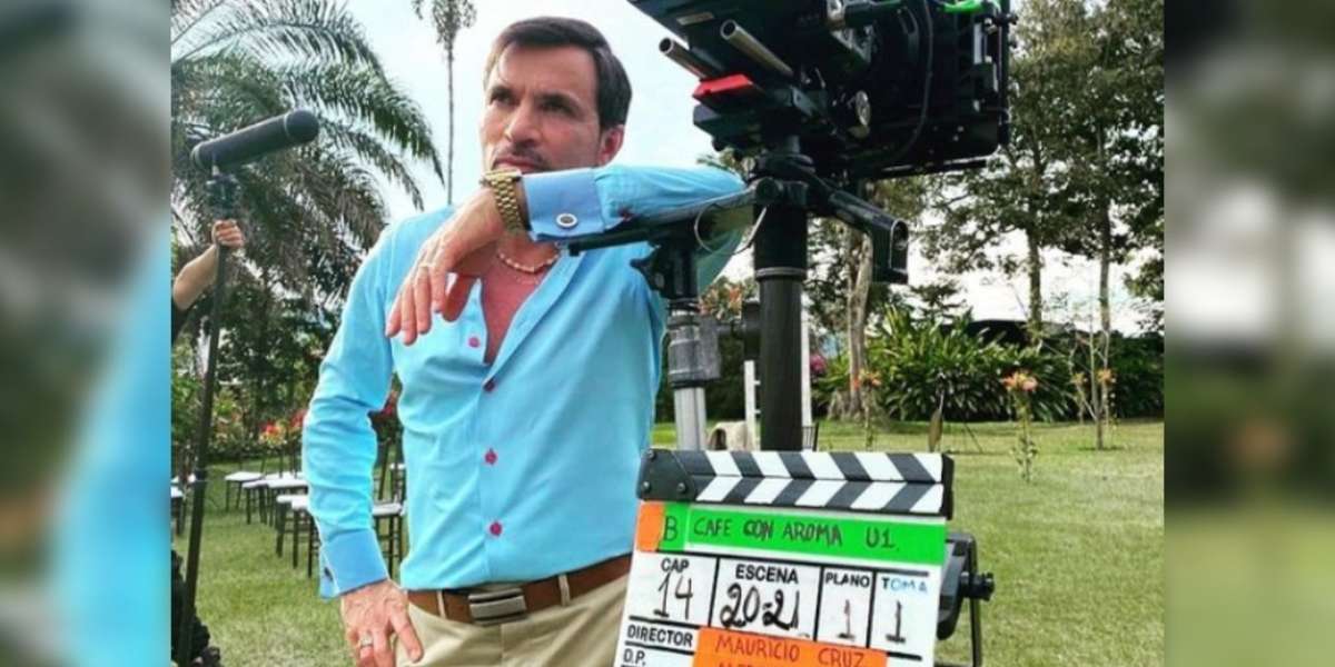 El actor se destacó en la gala por su participación en Café con aroma de mujer.