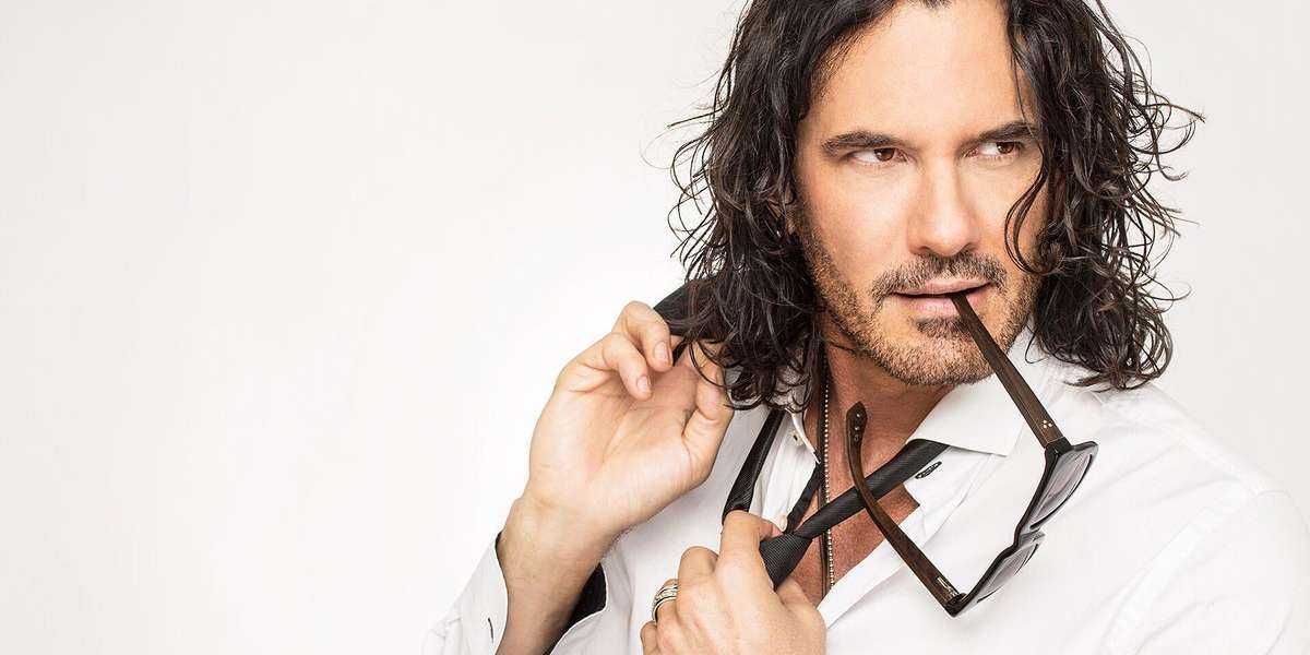 El actor se habría estrenado como padre a los 51 años, lo que trajo un sinfín de comentarios en contra; mientras otros defendían al cubano.