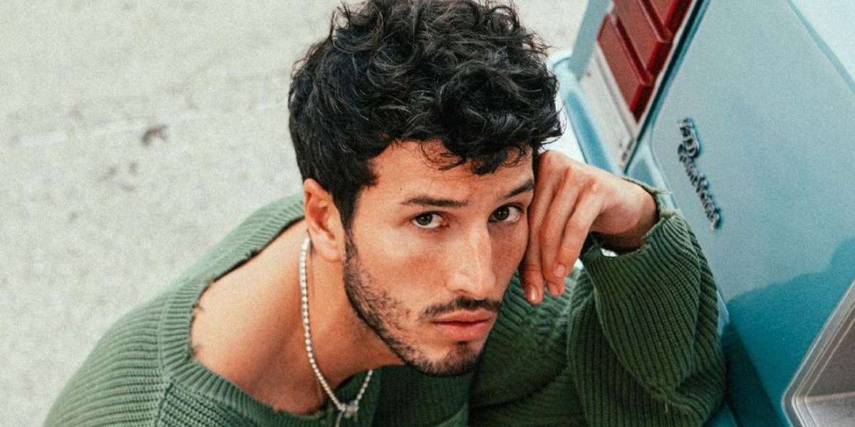 El artista se ha dejado varias pistas de su nuevo amor