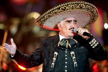 El astro de la música mexicana falleció durante el fin de semana tras meses de agonía.