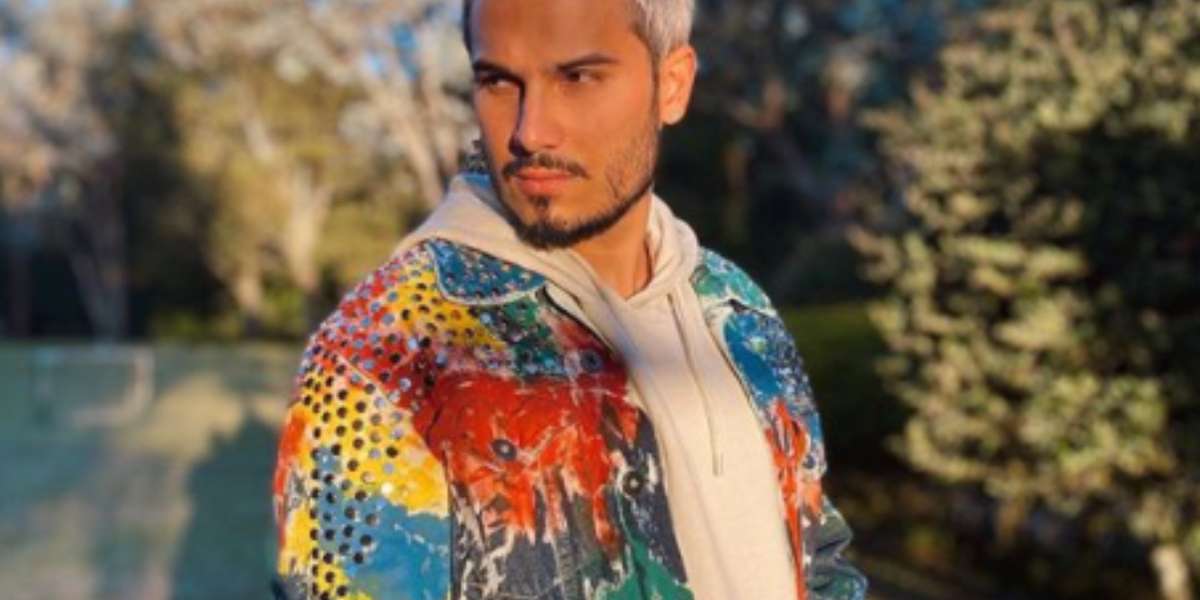 El cantante colombiano tiene un proyecto en el que estará codo a codo con la actriz Juliana Velásquez y ya se conocieron los detalles.