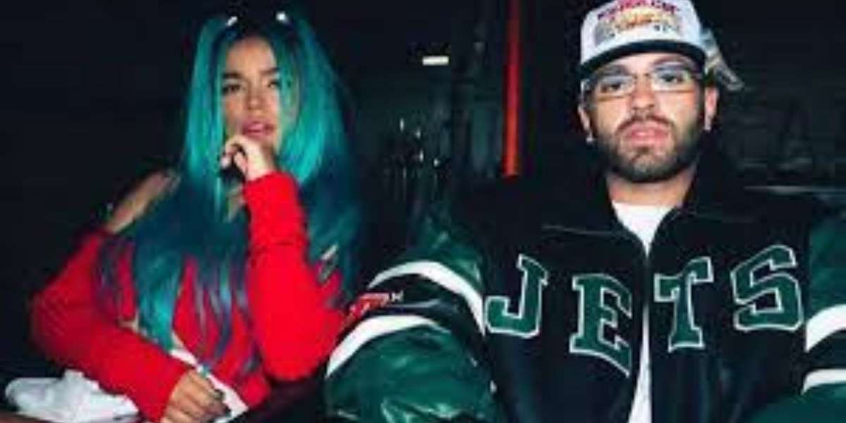 El cantante estaría recibiendo un gran reconocimiento por su supuesta relación con Karol G