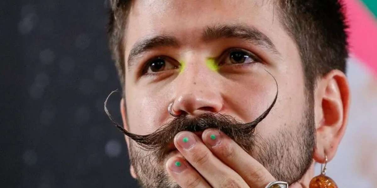 El cantante le enseñó a sus seguidores el avión en el que vuela cuando está de gira