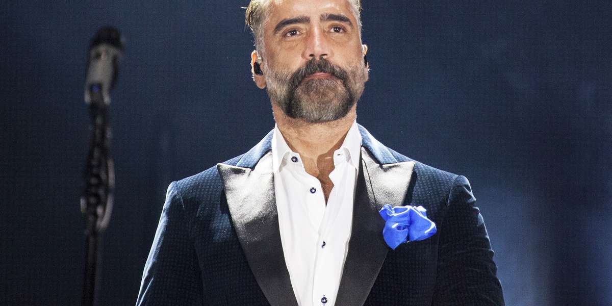 El cantante mexicano se pronunció en público para contar de qué forma se comunica con su padre. 