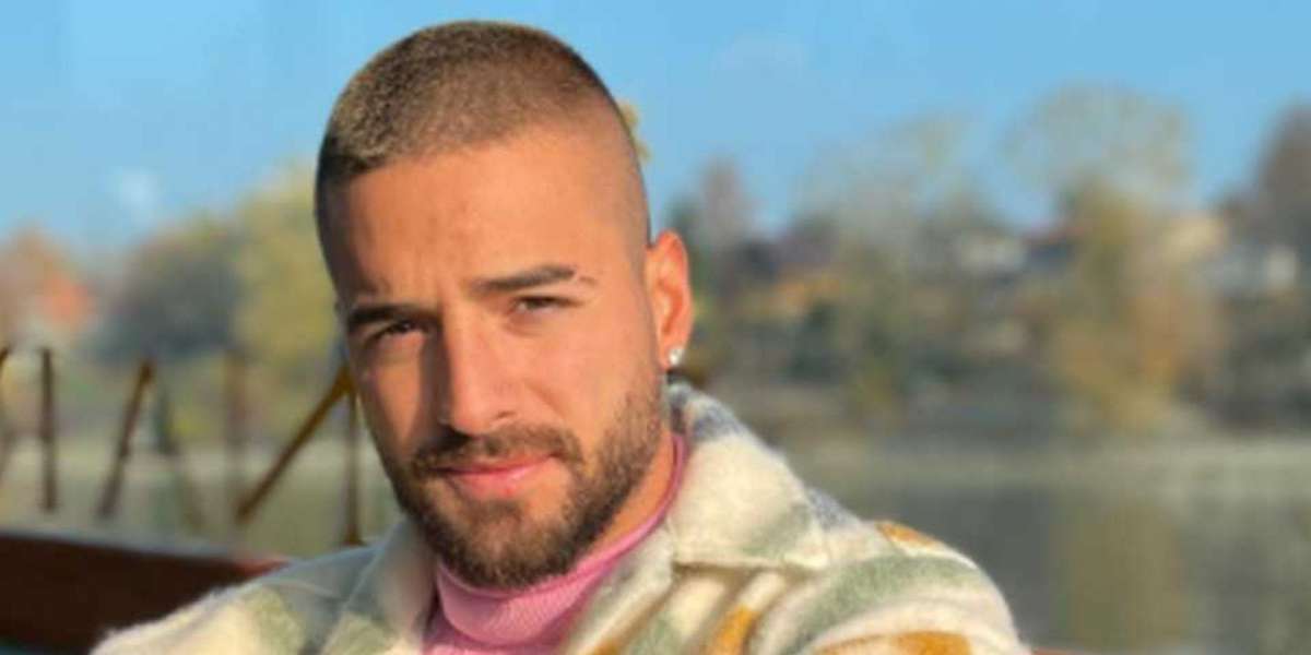 El cantante de música urbana tendría una doble intención al haber publicado imágenes en poca ropa.