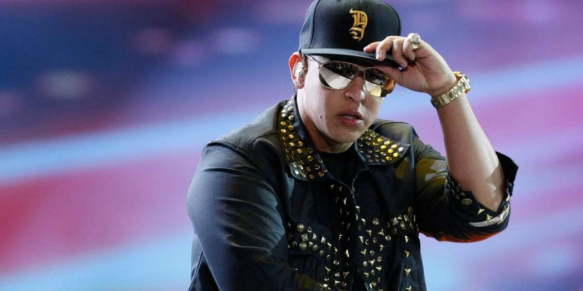 El cantante puso a disposición su lujosa casa para que las personas se puedan hospedar.  