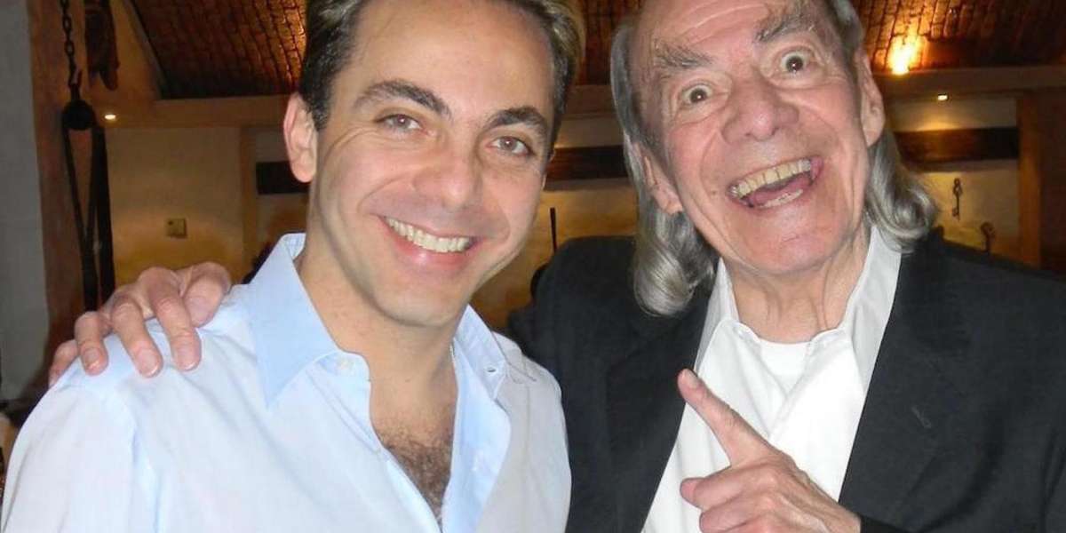 El comediante y actor Manuel El Loco Valdés tendrá su biopic y ya está confirmado. Acá te revelamos los detalles.