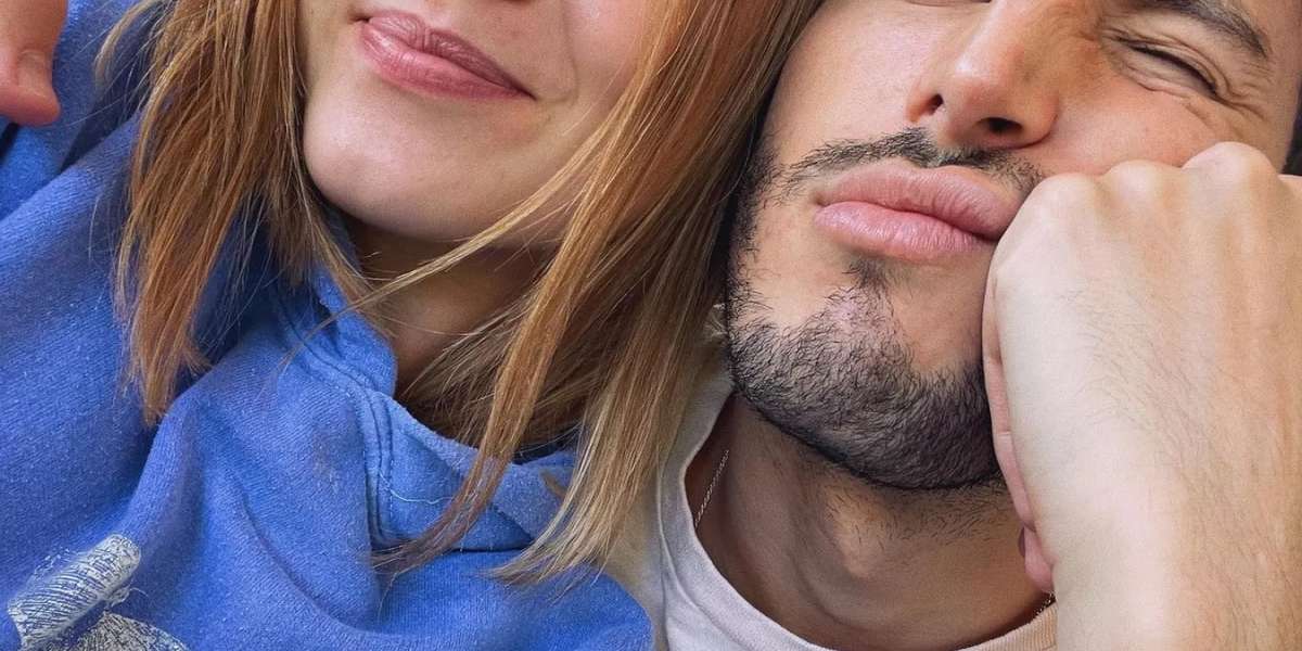 El compositor colombiano se refirió a los rumores de romance con la actriz española.