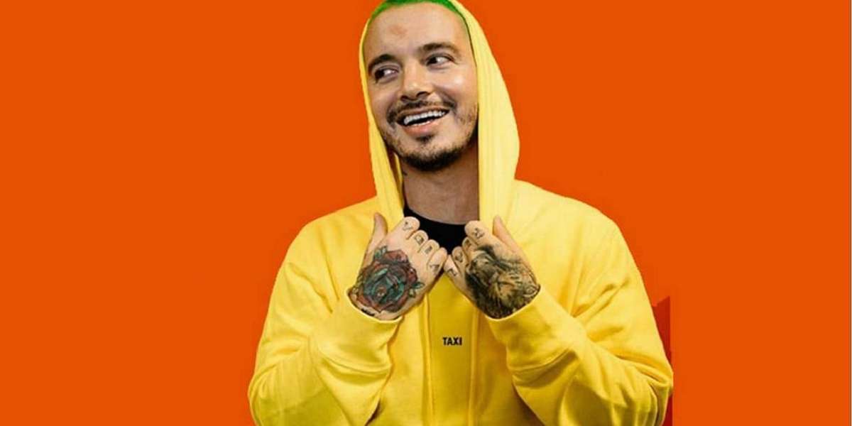 El creador de “Colores” tiene una verdadera flota a su disposición. 
