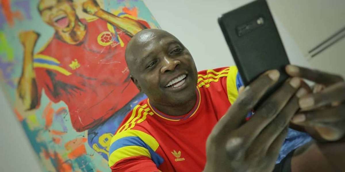 El exfutbolista de la selección, fallecido el pasado 13 de abril, pocas veces habló de su vida personal, aún así se supo de algunas de sus relaciones