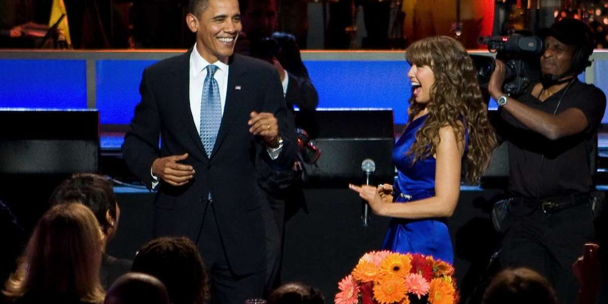 El expresidente de Estados Unidos estuvo en la cuerdo floja por culpa de la artista mexicana.