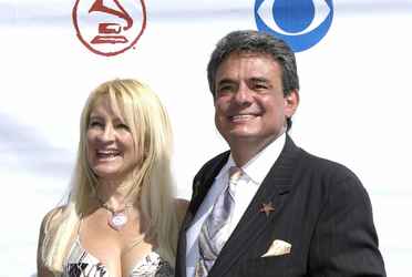 El exrepresentante del cantante mexicano reveló la verdad de un supuesto hermano de Sara Salazar 