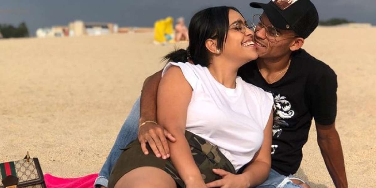 El futbolista finalmente se comprometió con su novia Gerladine Ponce