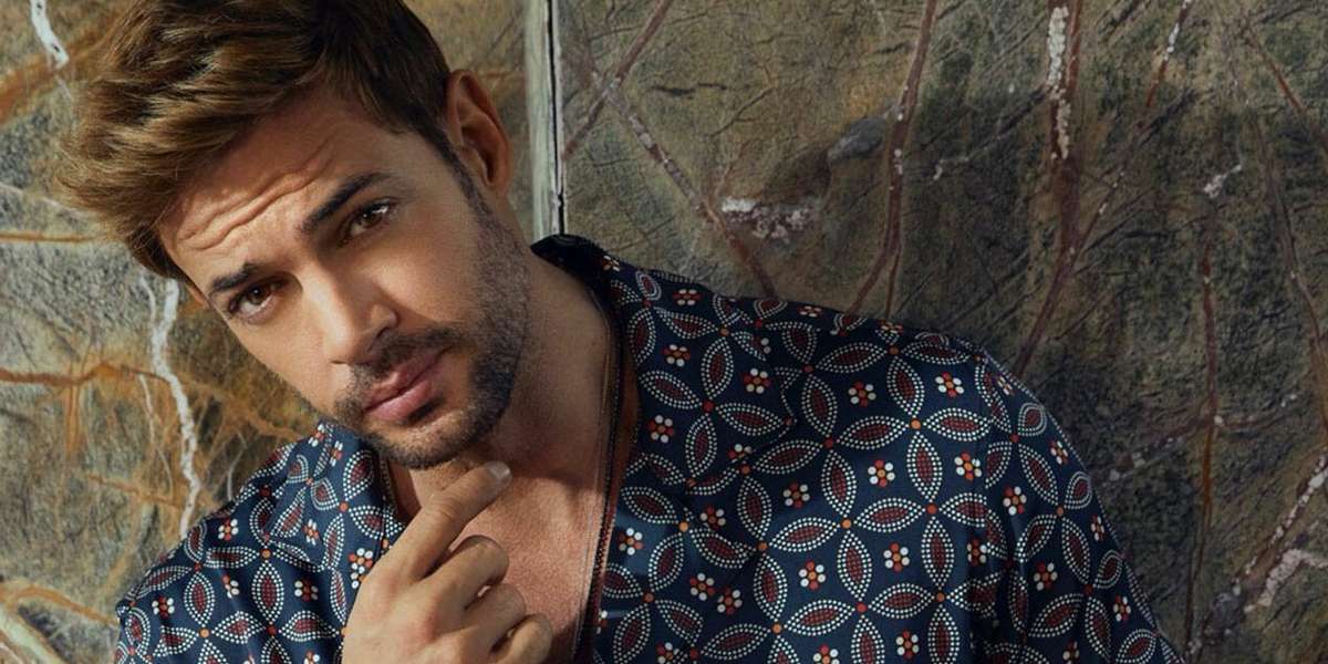 El heredero del actor y de Elizabeth Gutiérrez se perfila como todo un galán.