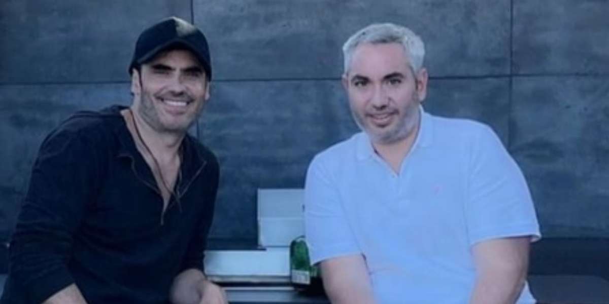El hermano del querido actor, lleva una lujosa vida, propia de un millonario.