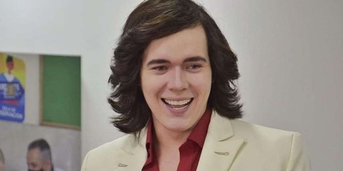 El imitador compró dólares por primera vez en su vida.
