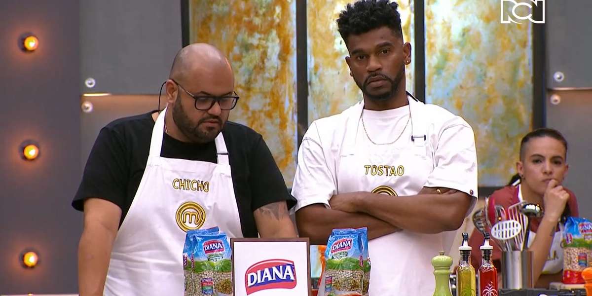 El participante buscó una manera de quedar bien con todos los participantes.
 