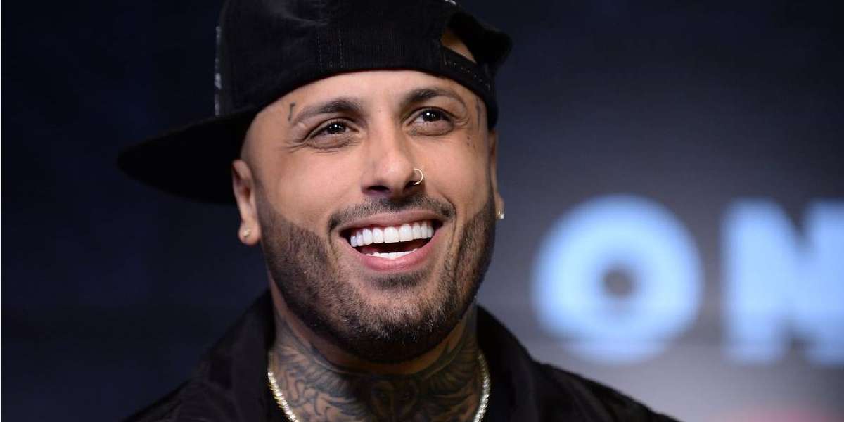 El reggaetonero no deja de gastar dinero en costosos caprichos.