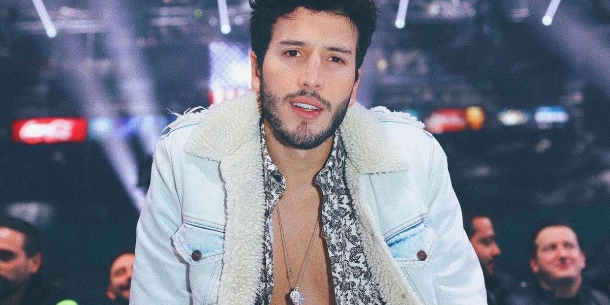 Este domingo se difundieron unas curiosas imágenes del cantante colombiano en las redes sociales.