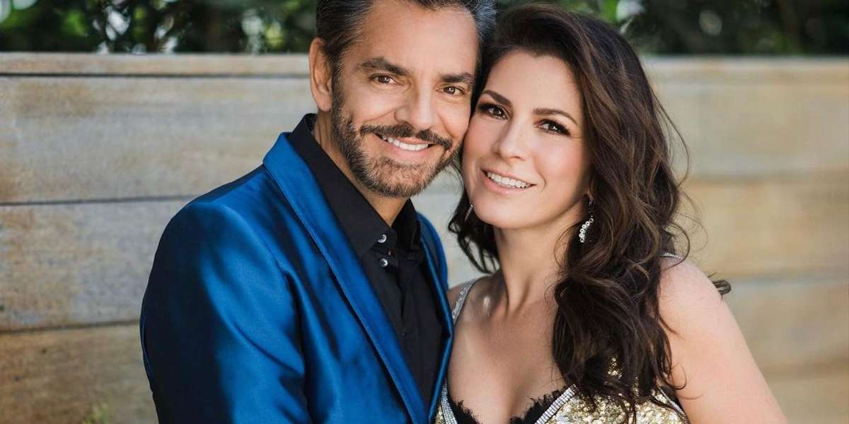 Eugenio Derbez reveló qué es lo que hacen para encontrar el equilibrio en la relación.