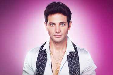Gabriel Coronel ha demostrado su gran talento para la actuación y el canto.