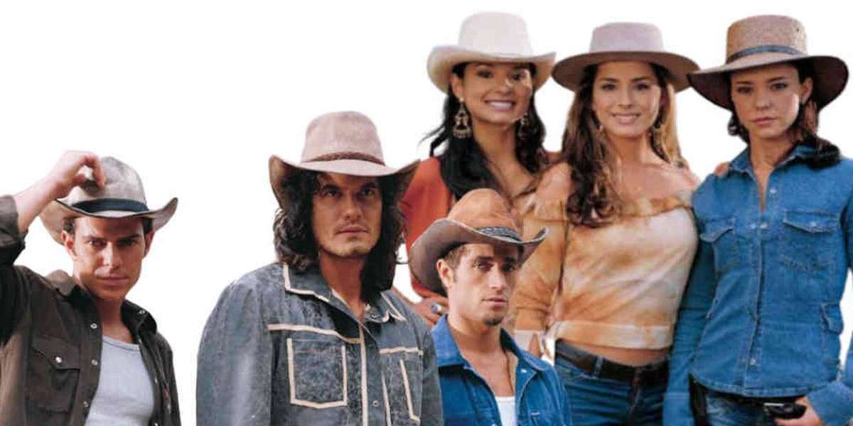 La actriz colombiana y el actor colombiano dieron detalles de cómo fueron las escenas más difíciles entre ellos.