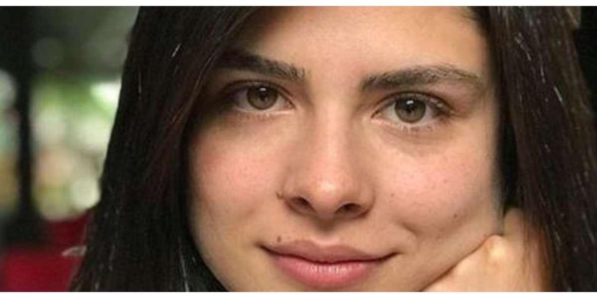 La actriz empezó su carrera como presentadora en un canal regional y actualmente es una de las caras nuevas de las telenovelas colombianas.