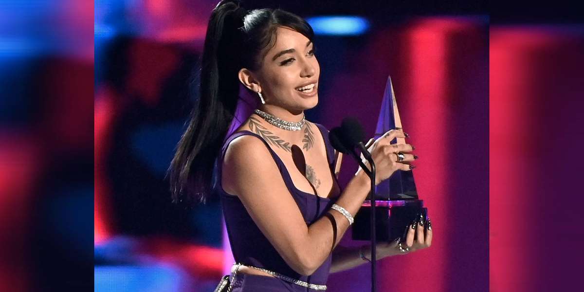 La argentina que se robó el show en los Latin AMAs es conocida en Colombia por su colaboración de J Balvin.