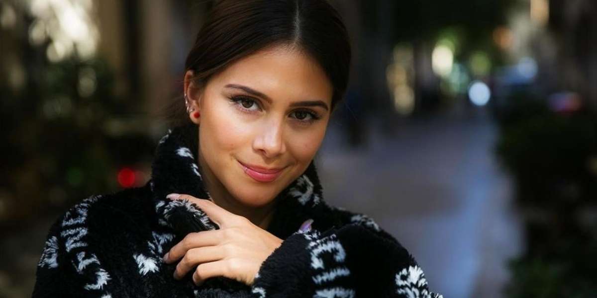 La autora de "Los besos" reveló una anécdota vergonzosa que vivió junto a su hermano.